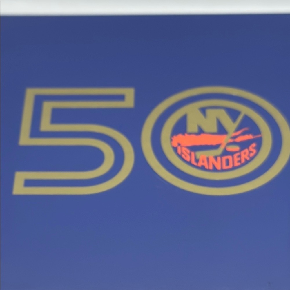 NY Islanders 50th anniversary Commemorative Pin Set with Blue and Orange Box - Picture 5 of 6